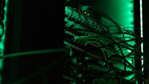 Hybrid Cloud: Balancing Agility, Compliance and Cost for Business Success