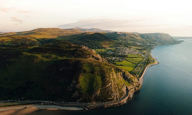 UK Fast-Tracks AI Zones with New North Wales Development Plan